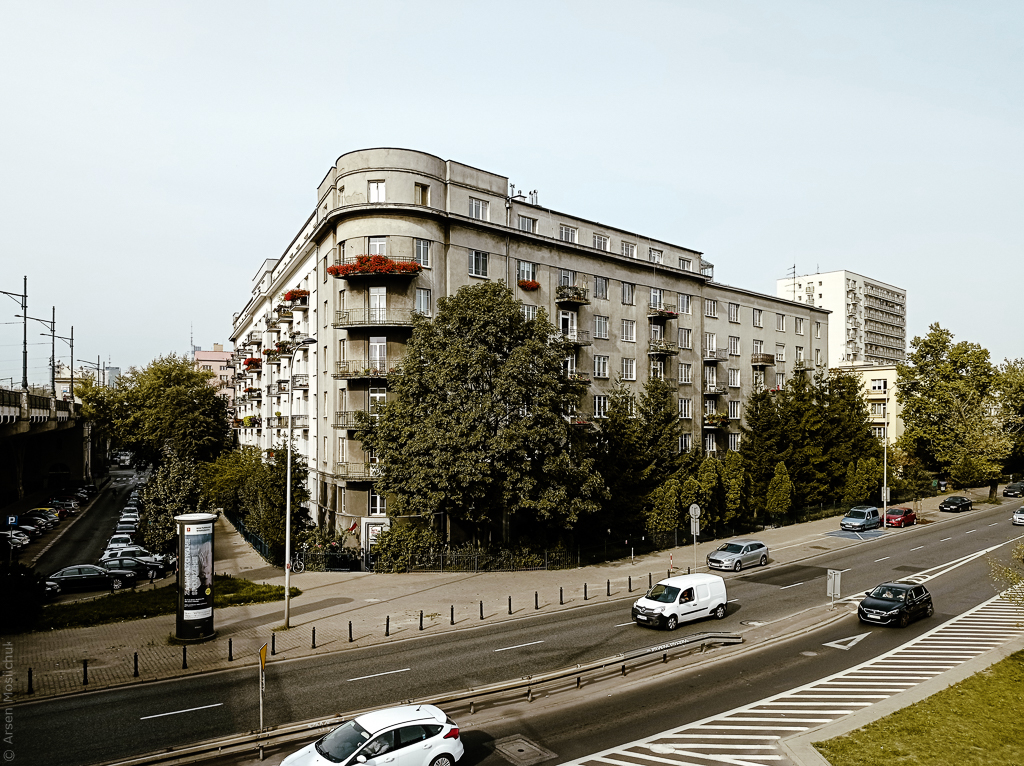 Будинки біля мосту